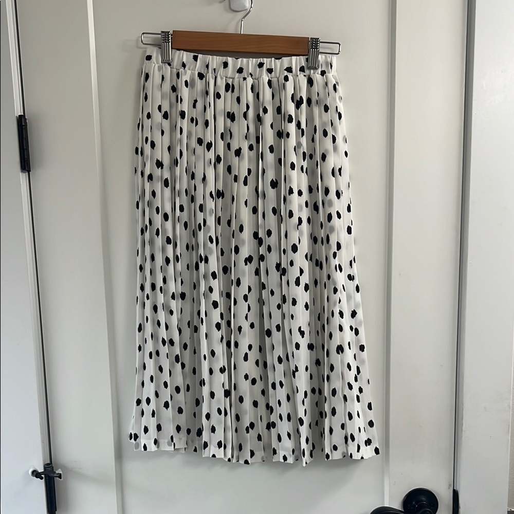 Banana Republic Dot Pleated Skirt